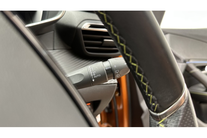 Peugeot 2008 PureTech GT Premium - U3832