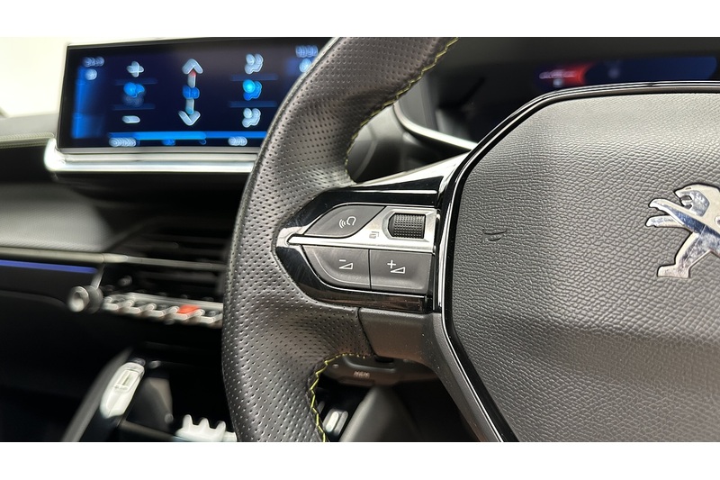 Peugeot 2008 PureTech GT Premium - U3832