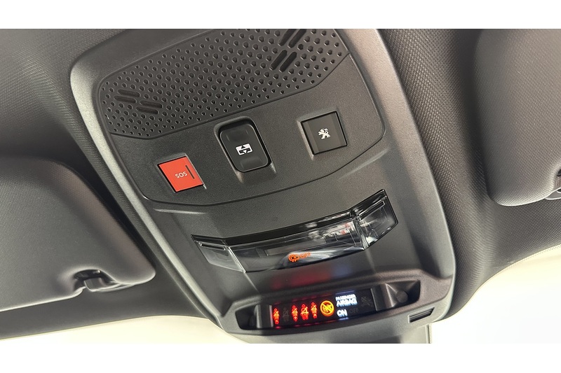 Peugeot 2008 PureTech GT Premium - U3832