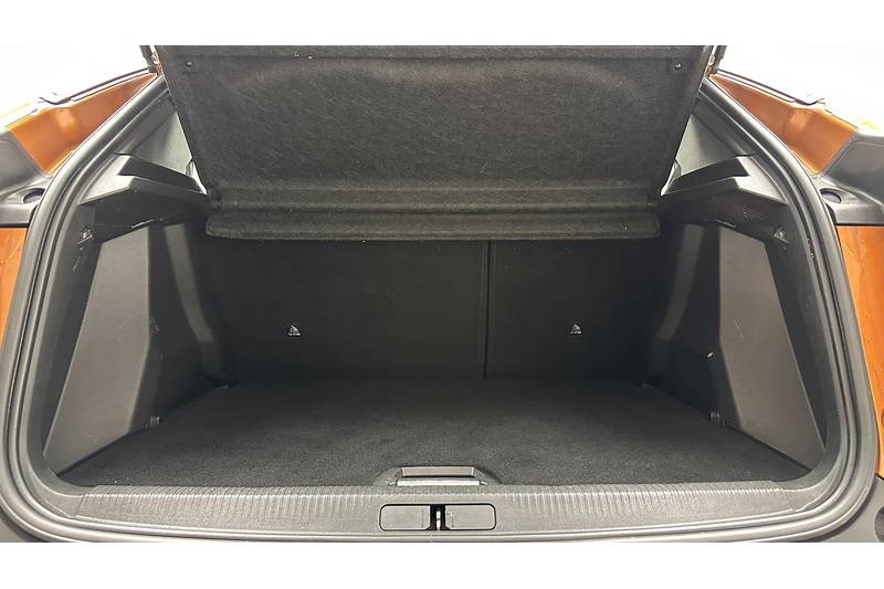 Peugeot 2008 PureTech GT Premium - U3832