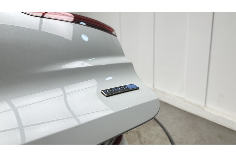 Renault Captur E-TECH Launch Edition - U3835