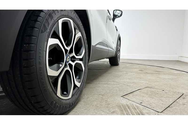 Renault Captur E-TECH Launch Edition - U3835