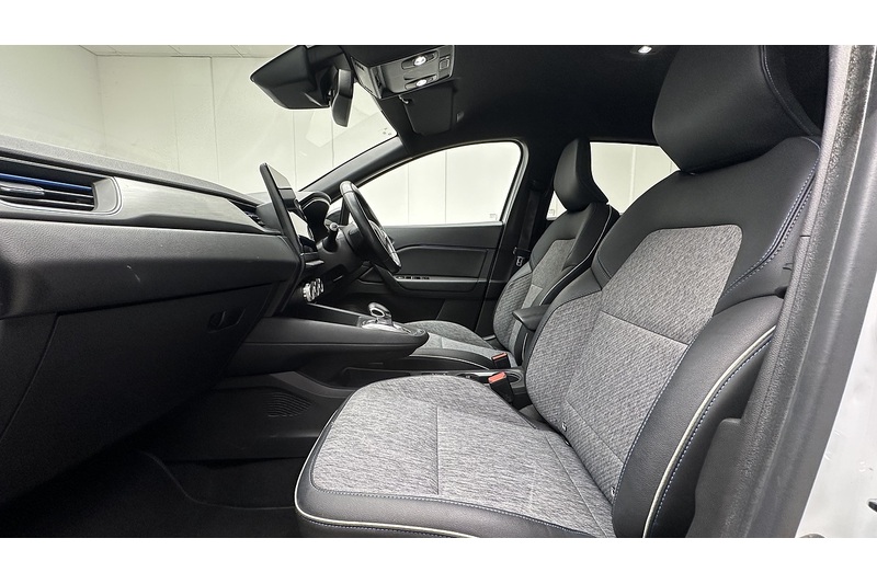 Renault Captur E-TECH Launch Edition - U3835
