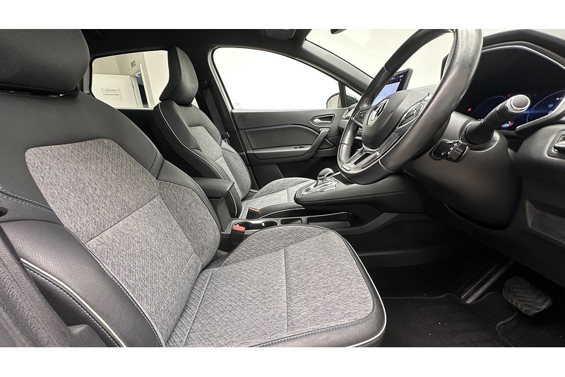 Renault Captur E-TECH Launch Edition - U3835