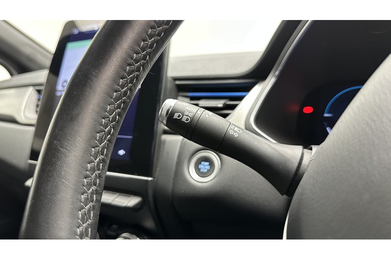 Renault Captur E-TECH Launch Edition - U3835