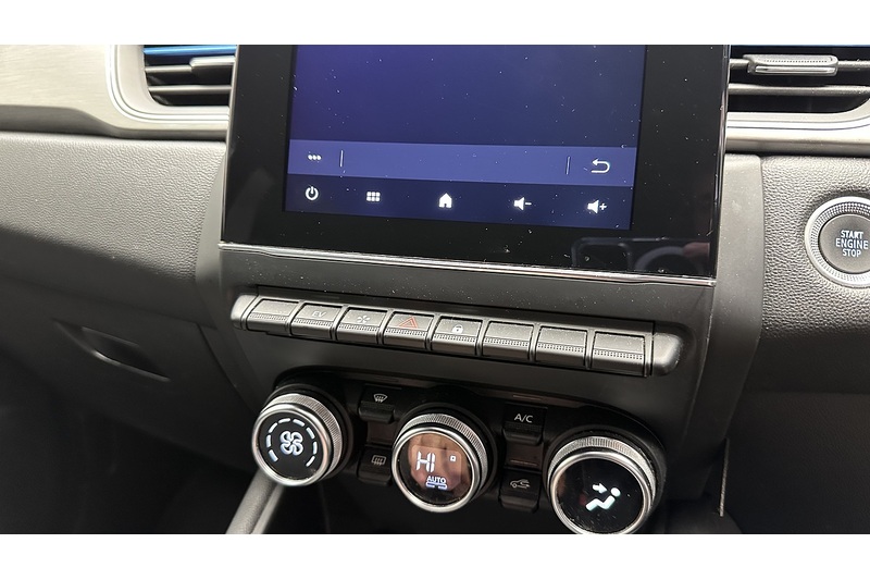 Renault Captur E-TECH Launch Edition - U3835