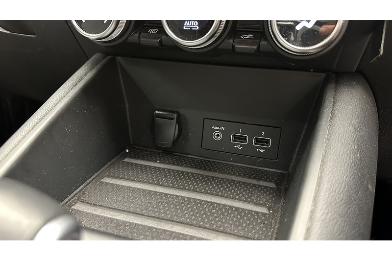 Renault Captur E-TECH Launch Edition - U3835