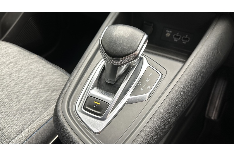 Renault Captur E-TECH Launch Edition - U3835