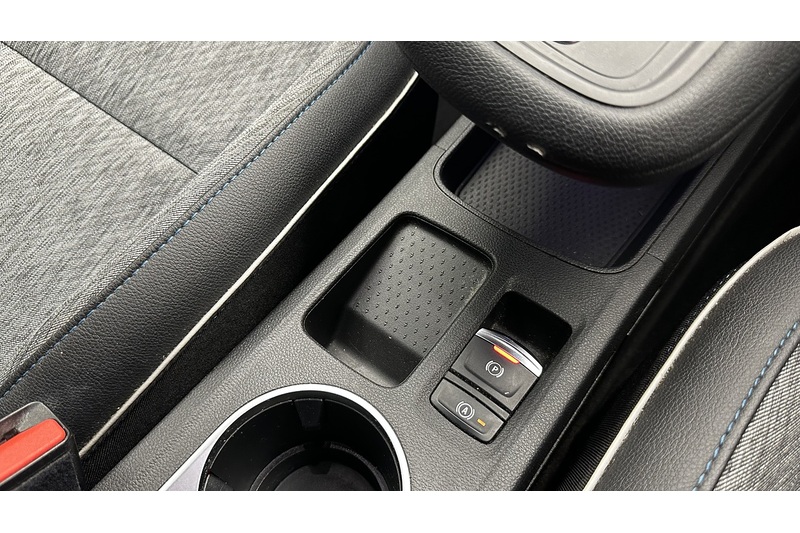 Renault Captur E-TECH Launch Edition - U3835