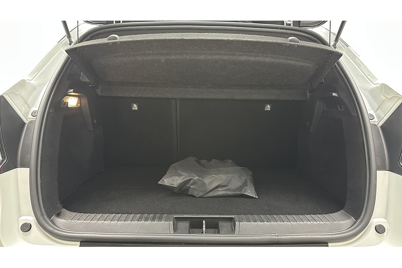 Renault Captur E-TECH Launch Edition - U3835