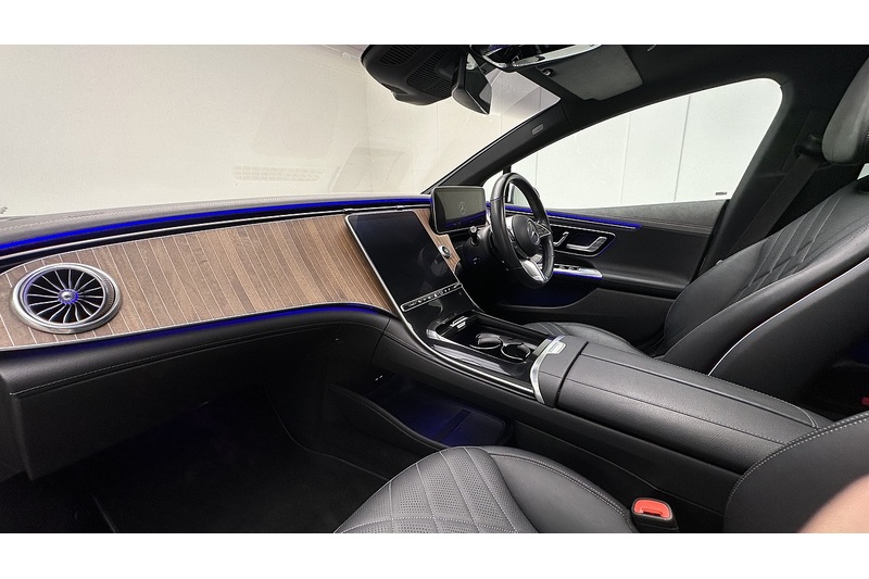 Mercedes-Benz EQE EQE 300 Exclusive Luxury - U3845