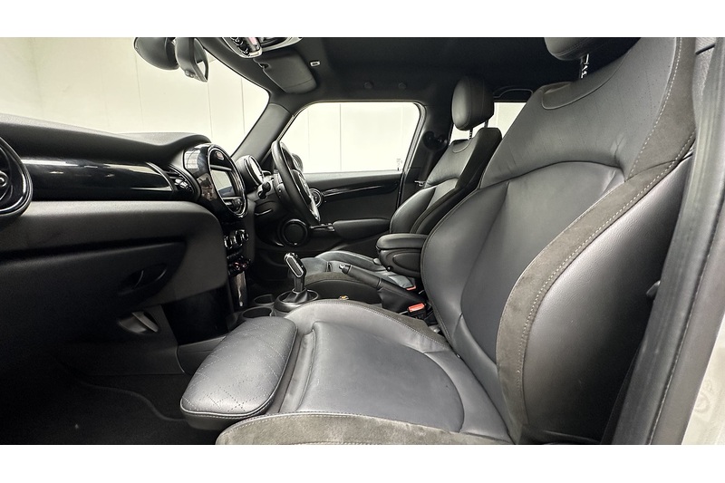 MINI Hatch Cooper Sport - U3851