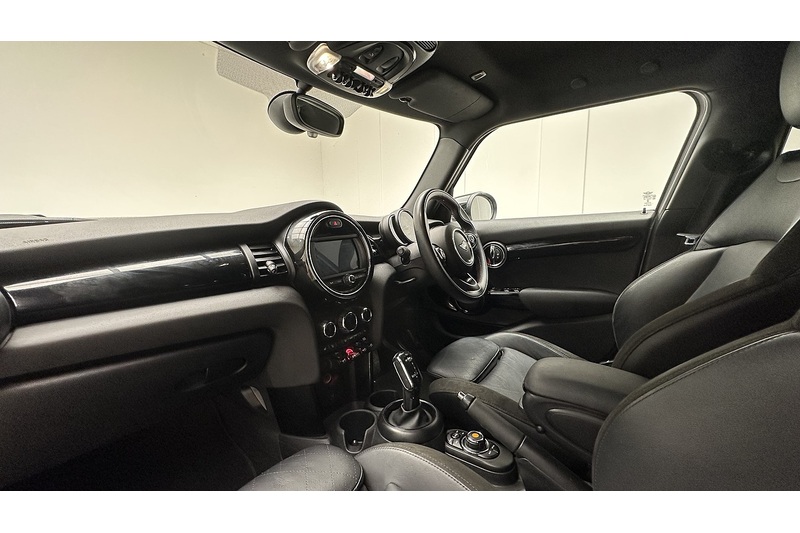 MINI Hatch Cooper Sport - U3851