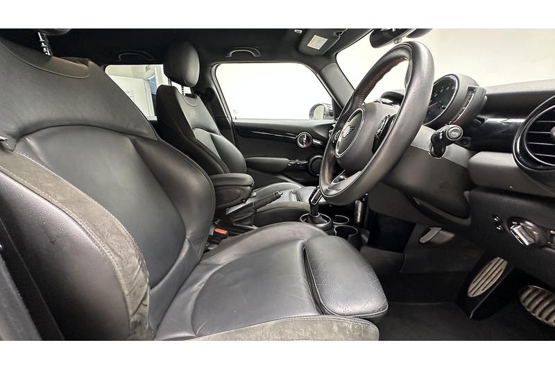 MINI Hatch Cooper Sport - U3851