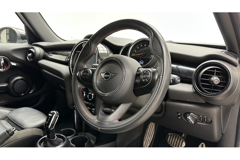 MINI Hatch Cooper Sport - U3851