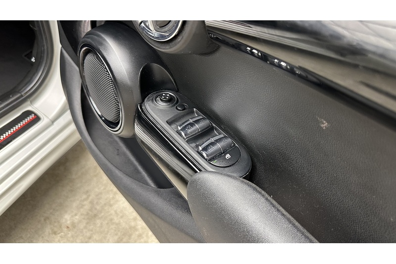 MINI Hatch Cooper Sport - U3851