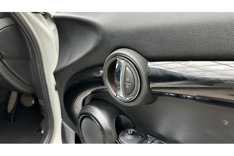 MINI Hatch Cooper Sport - U3851