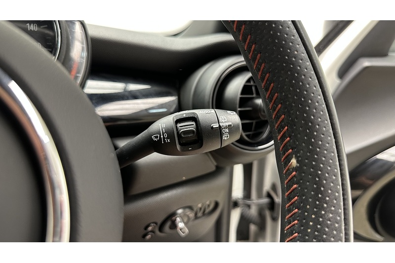 MINI Hatch Cooper Sport - U3851