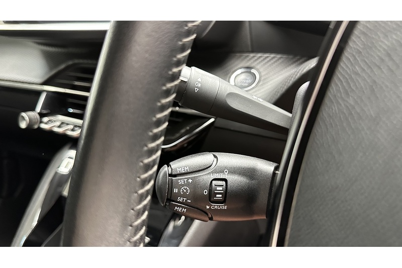 Peugeot E-208 Allure - U3852