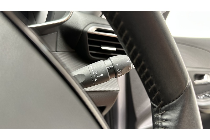 Peugeot E-208 Allure - U3852
