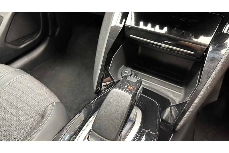 Peugeot E-208 Allure - U3852
