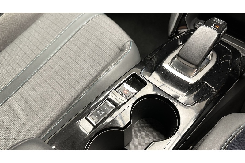 Peugeot E-208 Allure - U3852