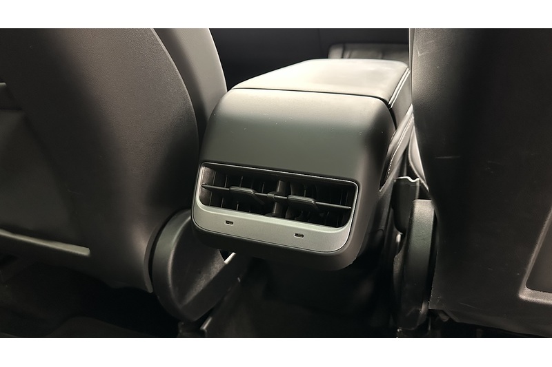 Tesla Model Y  - U3862