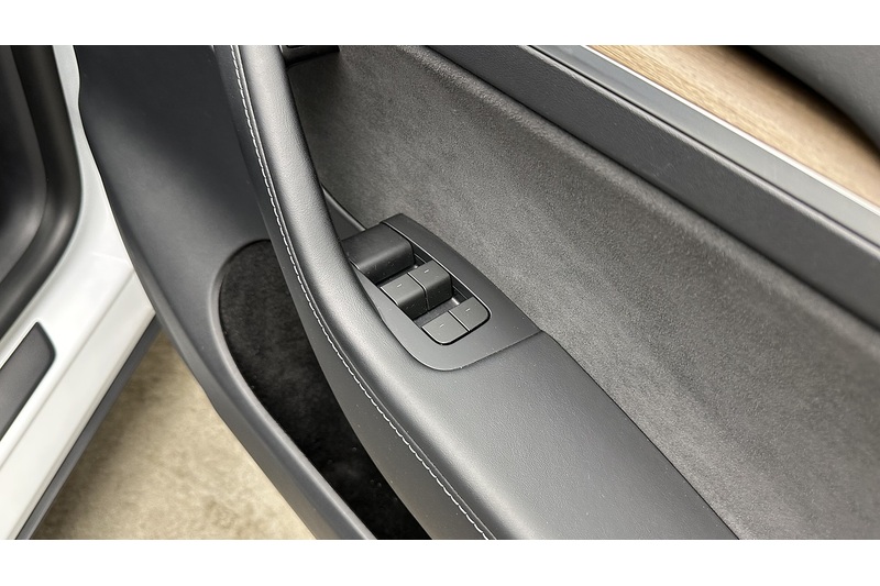 Tesla Model Y  - U3862