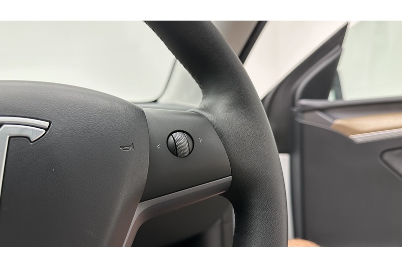 Tesla Model Y  - U3862