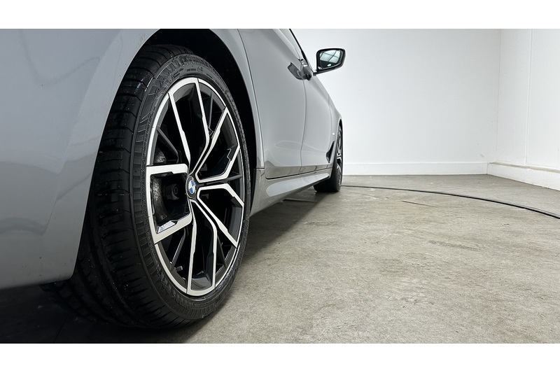 BMW 5 Series 520d MHT M Sport - U3872