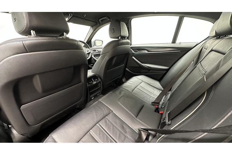 BMW 5 Series 520d MHT M Sport - U3872