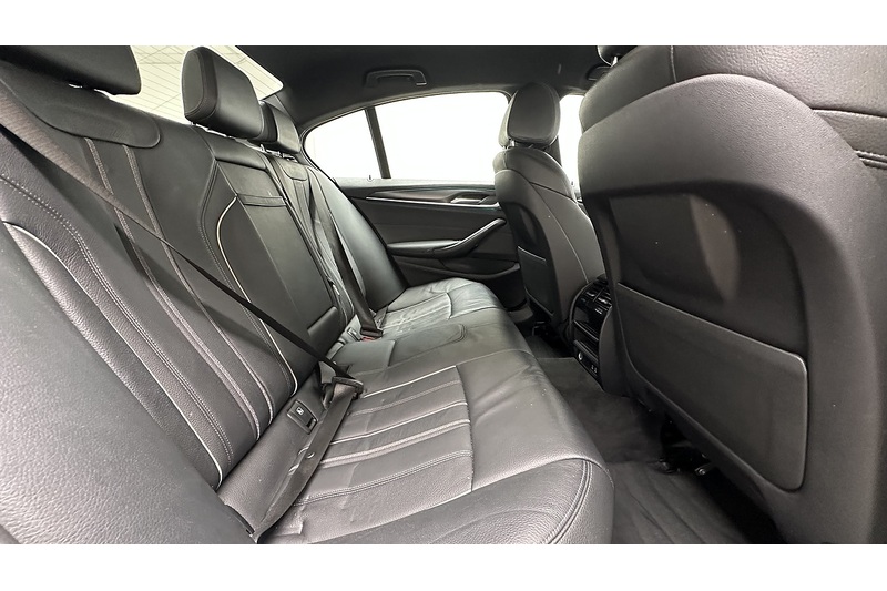 BMW 5 Series 520d MHT M Sport - U3872