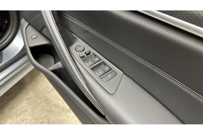 BMW 5 Series 520d MHT M Sport - U3872