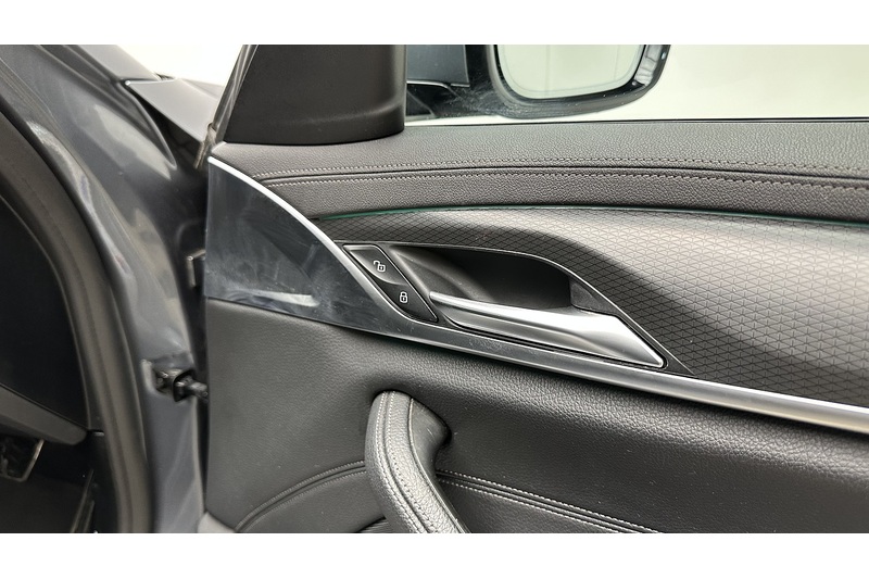 BMW 5 Series 520d MHT M Sport - U3872