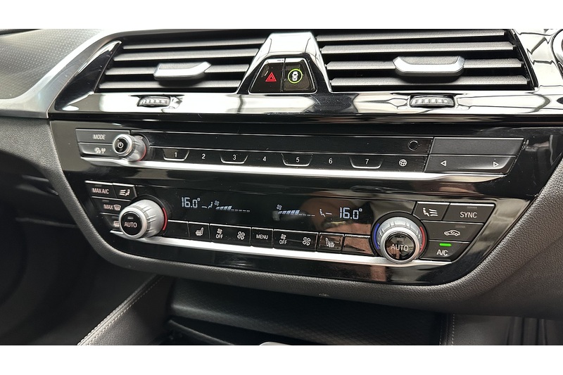 BMW 5 Series 520d MHT M Sport - U3872