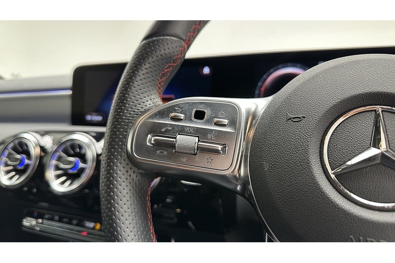 Mercedes-Benz A Class A250e AMG Line - U3890