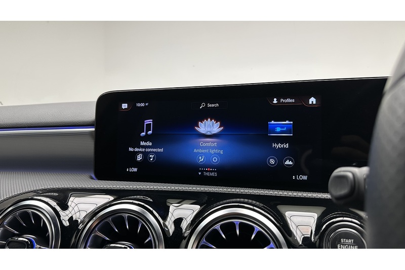 Mercedes-Benz A Class A250e AMG Line - U3890
