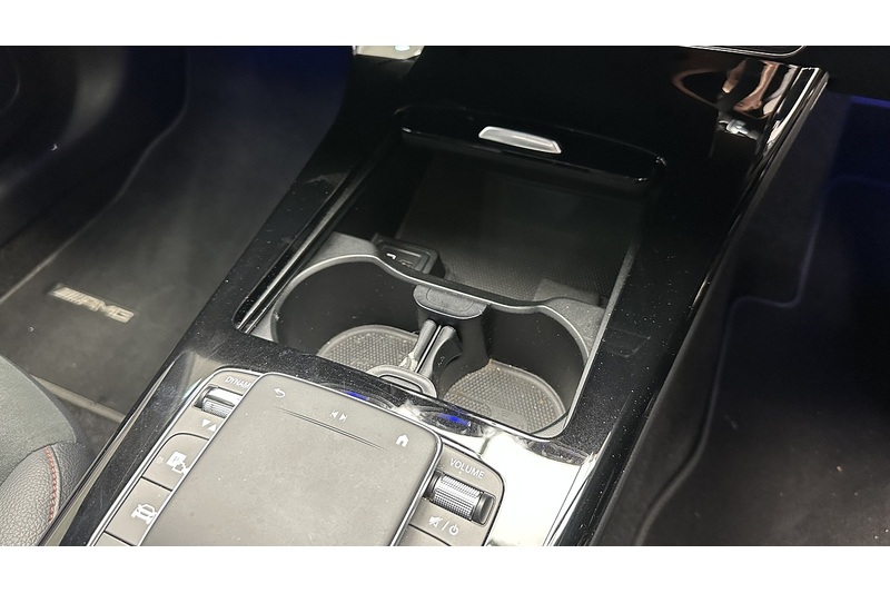 Mercedes-Benz A Class A250e AMG Line - U3890