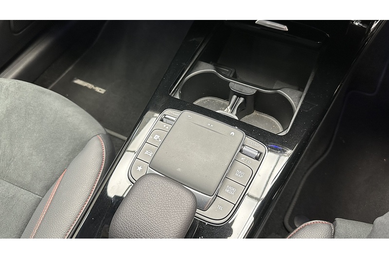 Mercedes-Benz A Class A250e AMG Line - U3890