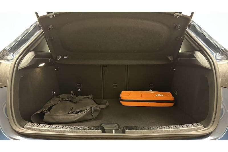 Mercedes-Benz A Class A250e AMG Line - U3890