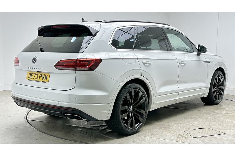 Volkswagen Touareg TDI V6 R-Line Tech Plus - U3893