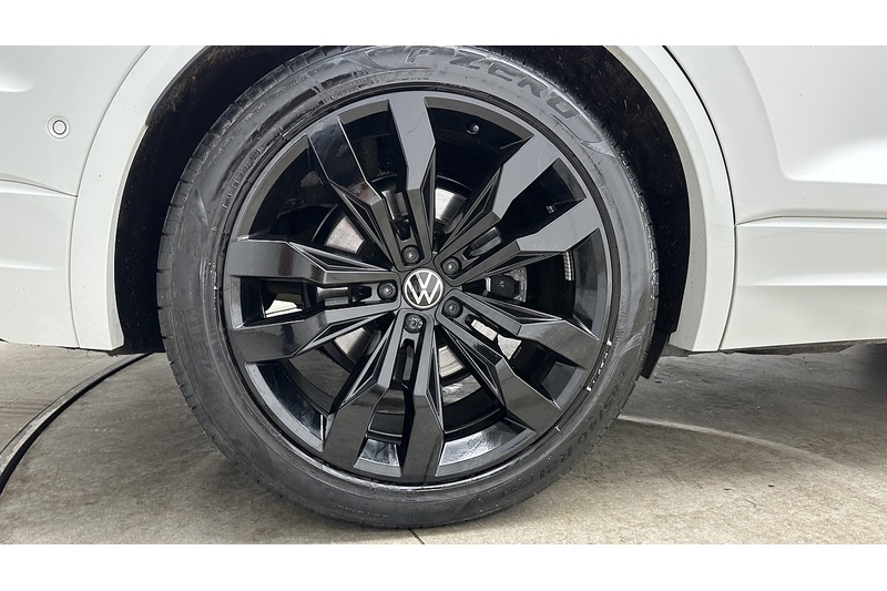 Volkswagen Touareg TDI V6 R-Line Tech Plus - U3893