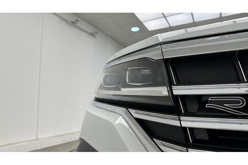 Volkswagen Touareg TDI V6 R-Line Tech Plus - U3893