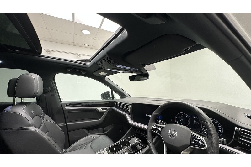 Volkswagen Touareg TDI V6 R-Line Tech Plus - U3893