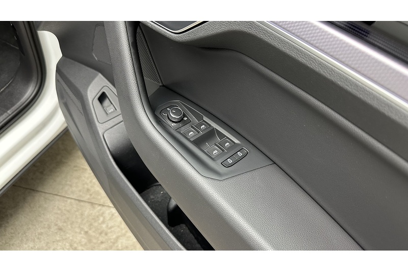 Volkswagen Touareg TDI V6 R-Line Tech Plus - U3893
