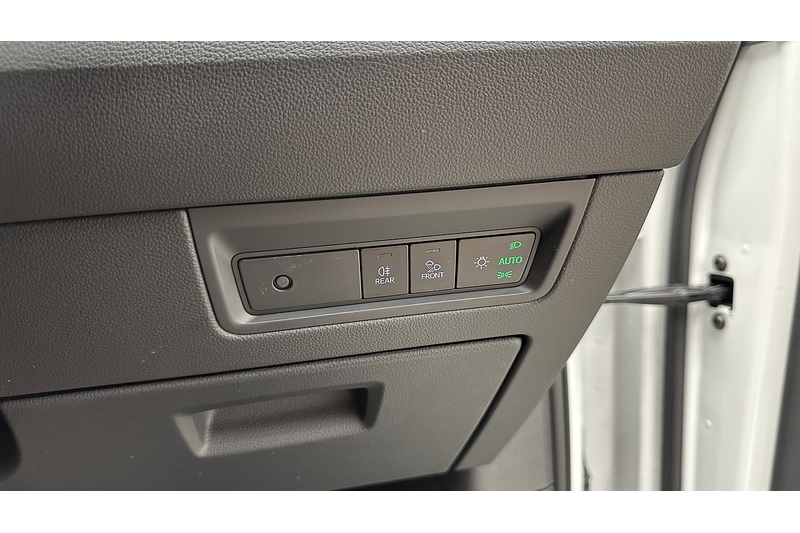 Volkswagen Touareg TDI V6 R-Line Tech Plus - U3893
