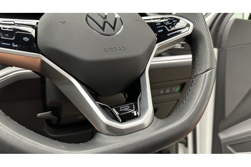 Volkswagen Touareg TDI V6 R-Line Tech Plus - U3893