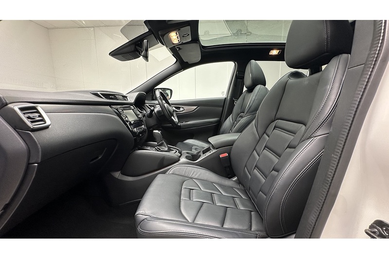 Nissan Qashqai DIG-T Tekna+ - U3899