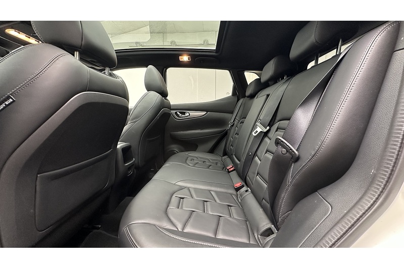 Nissan Qashqai DIG-T Tekna+ - U3899