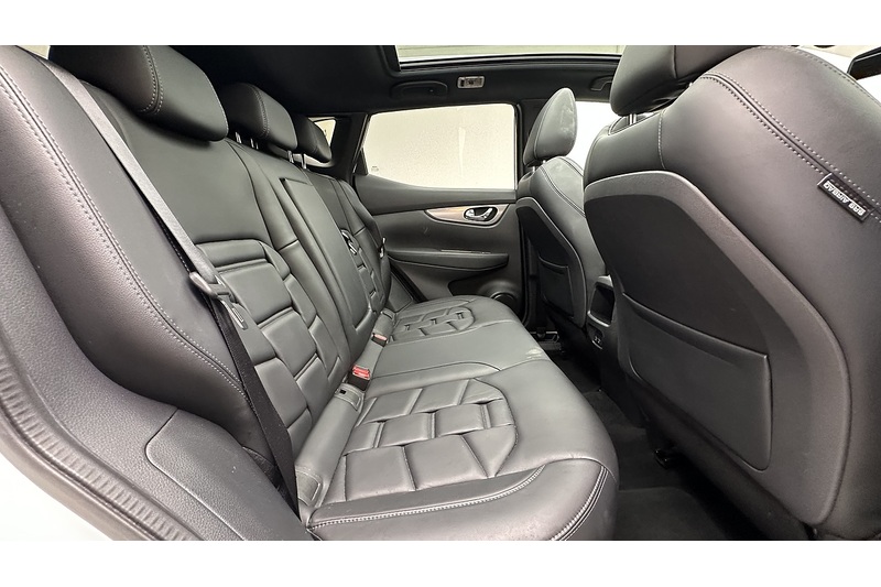 Nissan Qashqai DIG-T Tekna+ - U3899